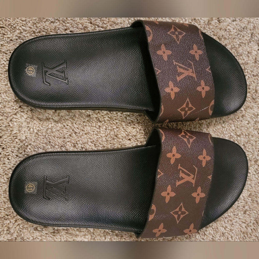 Women's Slides